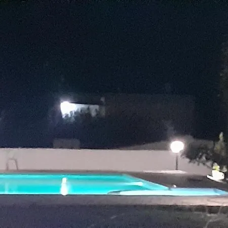 Marinos - συγκρότημα με πισίνα, γήπεδο, τζακούζι, μπαρ, ψησταριά *