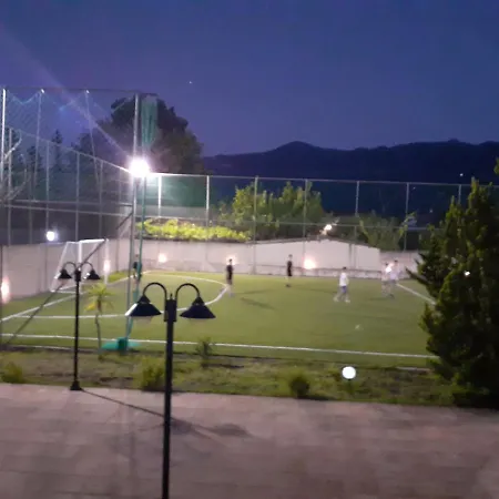 Marinos - συγκρότημα με πισίνα, γήπεδο, τζακούζι, μπαρ, ψησταριά * Kamena Vourla