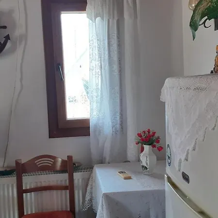 Marinos - συγκρότημα με πισίνα, γήπεδο, τζακούζι, μπαρ, ψησταριά * Kamena Vourla